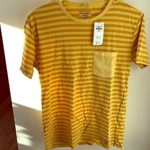 Abercrombie and Fitch Men’s X-Small T-shirt